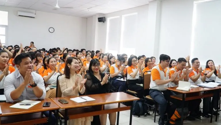 Khóa Đào Tạo Giáo Viên Kỹ Năng Sống Chuyên Nghiệp: Từ Tâm Thế Đến Kỹ Năng - VietTeach - Trung tâm giáo viên Kĩ năng sống