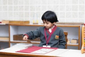 Khóa học phương pháp Montessori hỗ trợ trẻ tự kỷ: Hướng dẫn dành cho phụ huynh và giáo viên