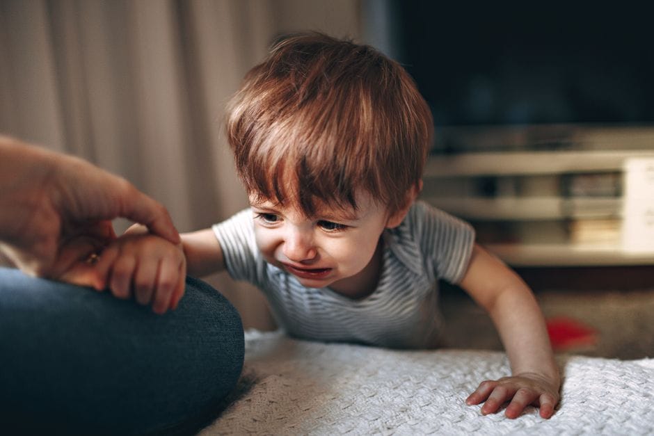 Bí quyết vàng: Cách xử lý khi học sinh khóc lóc ăn vạ trên lớp hiệu quả và khoa học