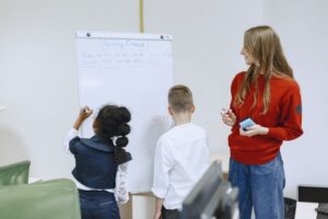 Hướng dẫn chi tiết cách tạo mẫu PowerPoint giáo án tiểu học thu hút và hiệu quả - Thiết kế bài giảng & Giáo án