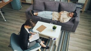 Kiến thức tâm lý học trẻ em: Những điều ba mẹ và nhà trường cần biết - vietteach tin giáo dục